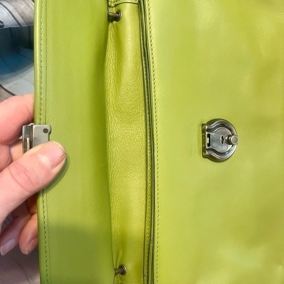 Burberry London Green Shoulder Bag EUC & Near Mint Locking Clasp Closure - Picture 6 of 14